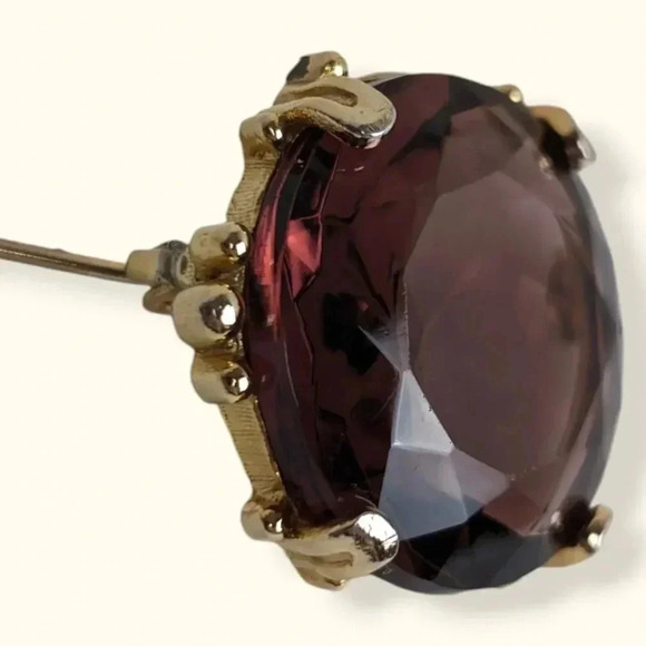 Vintage Sphinx Faceted Glass Brooch - Picture 4 of 7